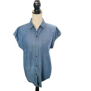 Joe Boxer Denim Blue Colored Short Sleeve Button Down Shirt or Jacket Size L